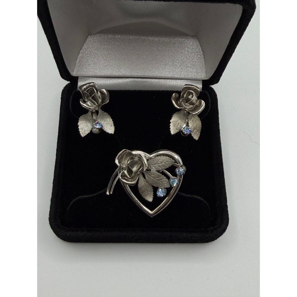 Vintage Floral Jewelry Set – Earrings + Brooch/Pin